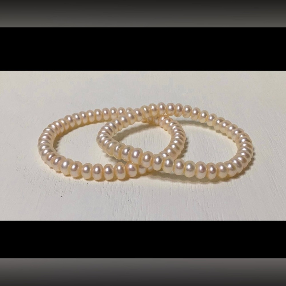 Set of blush pearl bracelets